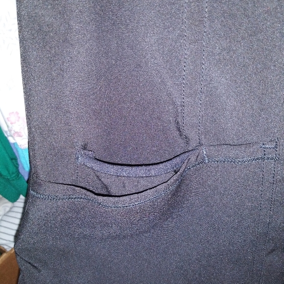 Cherokee Infinity Crew Neck Scrub Top - Picture 4 of 5